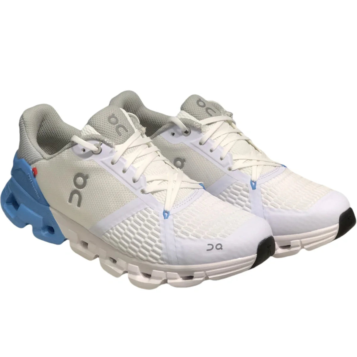 On Cloudflyer 3 Men White/ and blue